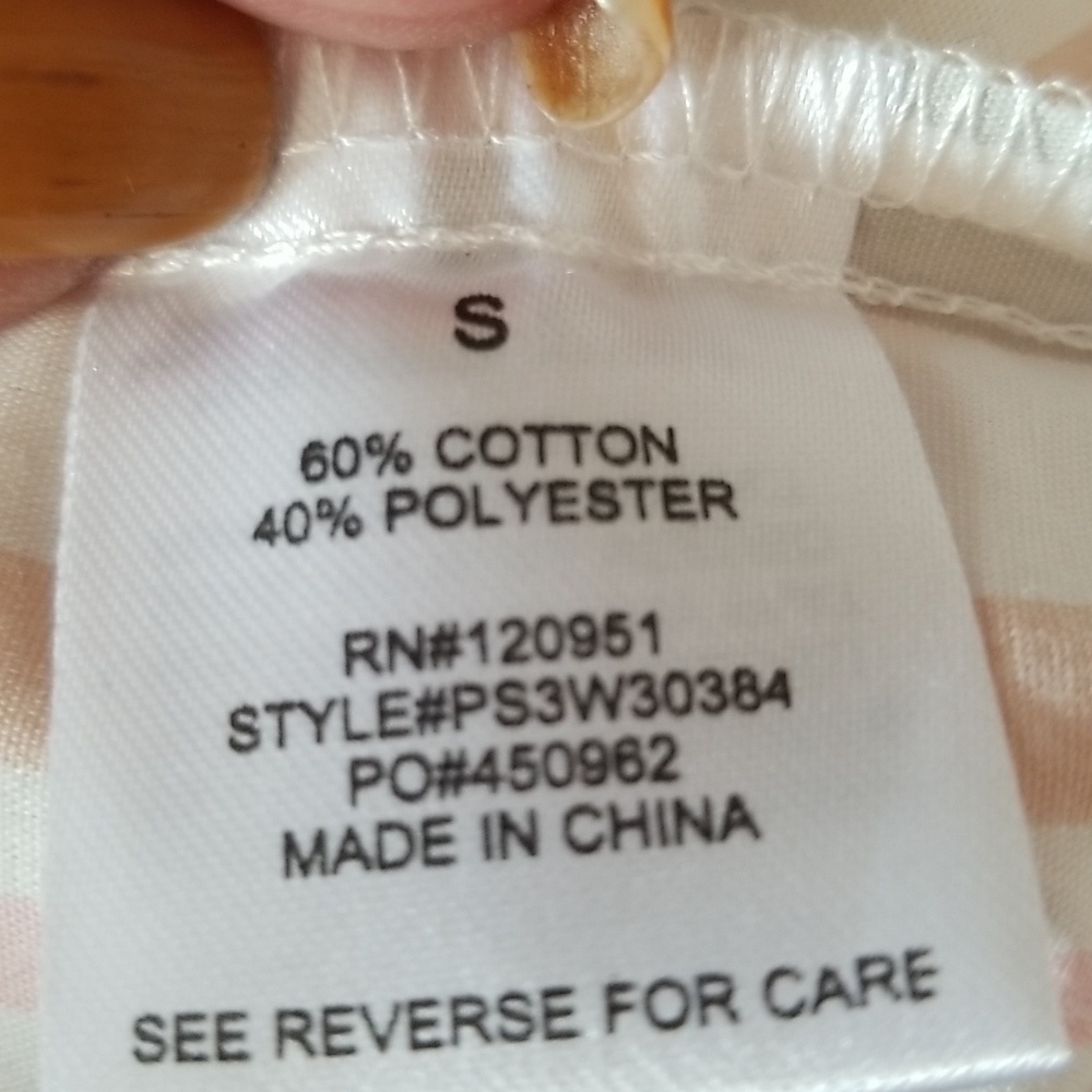 Pink Rose Button Down Size Small - Picture 5 of 5
